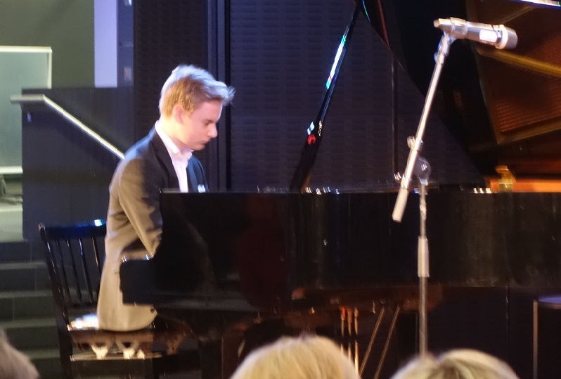 Ossi Tanner, lämpimät onnittelut Tampereen pianokilpailun voitosta