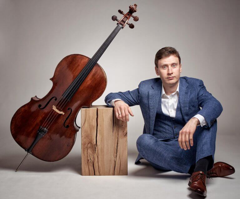 Kummimuusikko Tuomas Lehto kertoo työstään